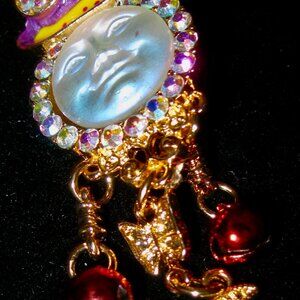 "KIRKS FOLLY LOOK-ALIKE MAD HATTER MOON BROOCH IN GREAT KF STYLE"